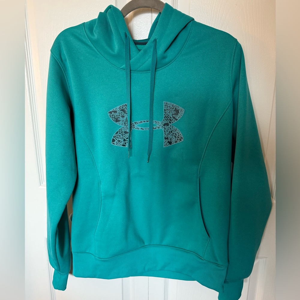 Under Armour Semi-Fitted Hoodie